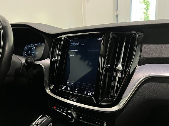 Volvo V60 Cross Country 22 of 27