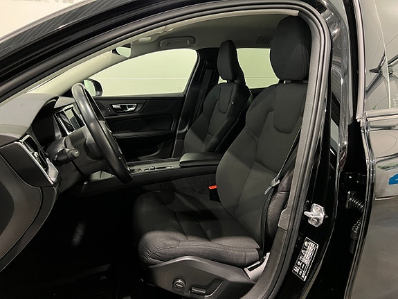 Volvo V60 Cross Country 7 of 27