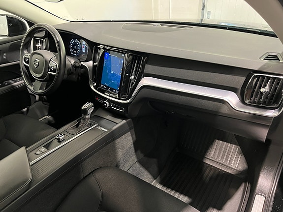 Volvo V60 Cross Country 14 of 27
