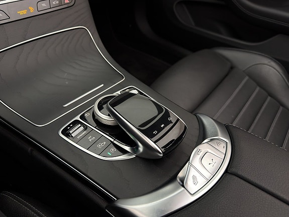 Mercedes-Benz C300 22 of 30