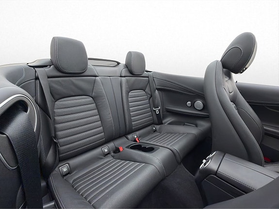 Mercedes-Benz C300 11 of 30
