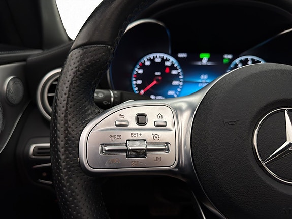 Mercedes-Benz C300 25 of 30