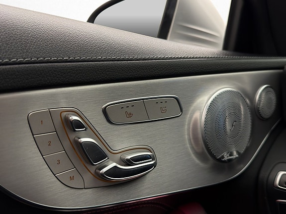 Mercedes-Benz C300 29 of 30
