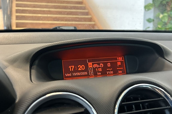 Peugeot 308 SW 18 of 21