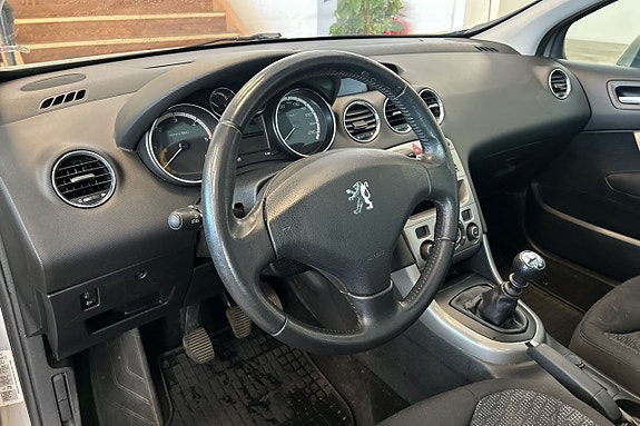Peugeot 308 SW 11 of 21