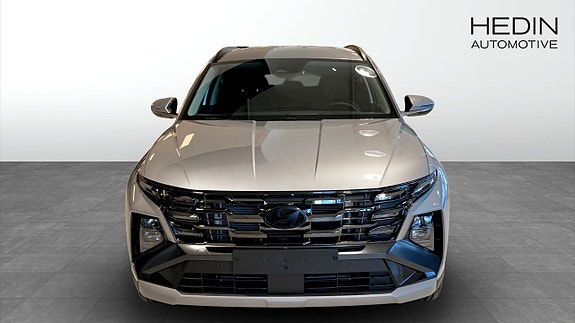 Hyundai Tucson 8 of 12