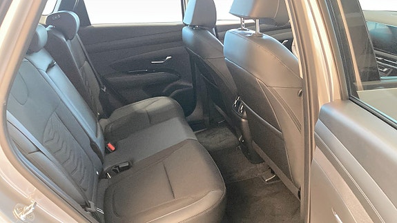 Hyundai Tucson 5 of 12