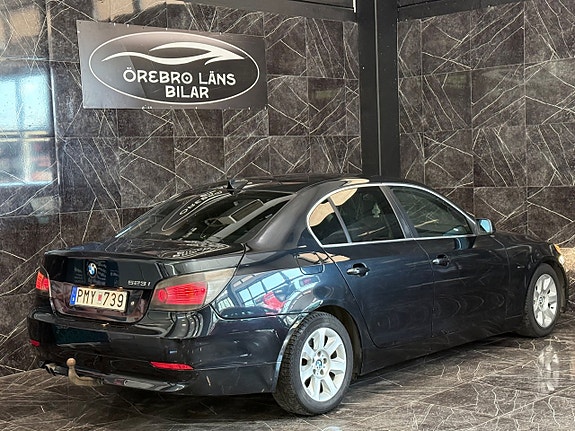 BMW 523i 2 of 5