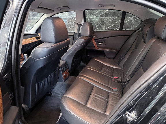 BMW 523i 8 of 13