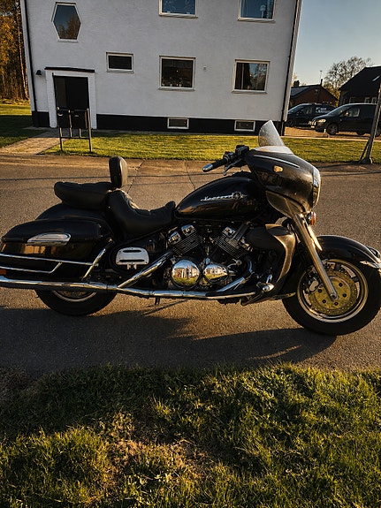 Yamaha XVZ 1300 Royal star venture 2 of 7