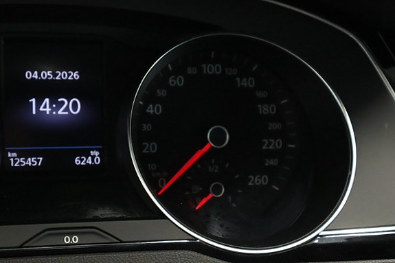 Volkswagen Passat 14 of 30