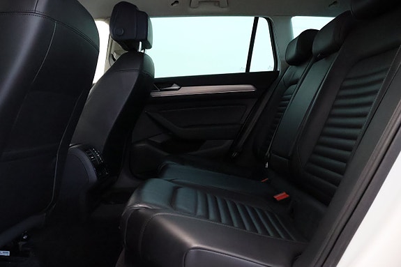 Volkswagen Passat 27 of 30