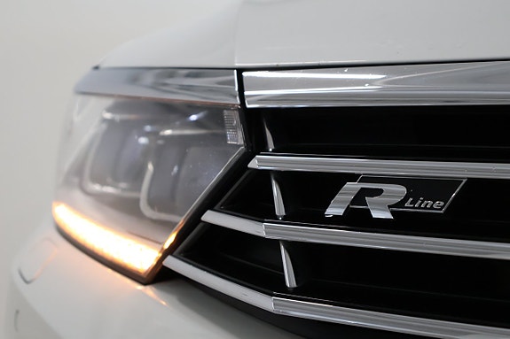 Volkswagen Passat 30 of 30