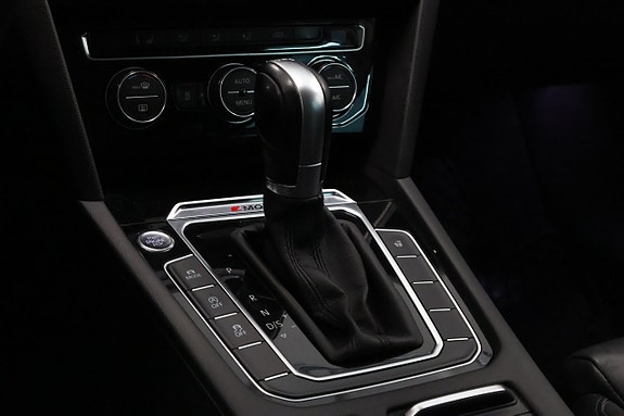 Volkswagen Passat 24 of 30