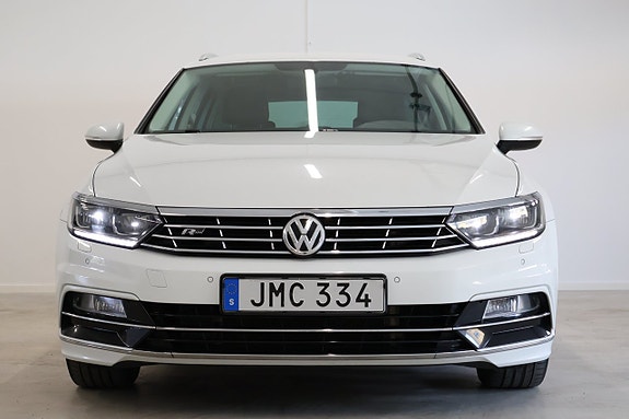 Volkswagen Passat 2 of 5