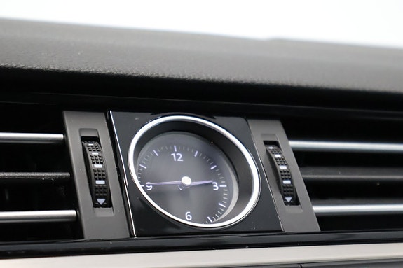 Volkswagen Passat 18 of 30