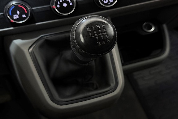 Volkswagen Transporter 23 of 29