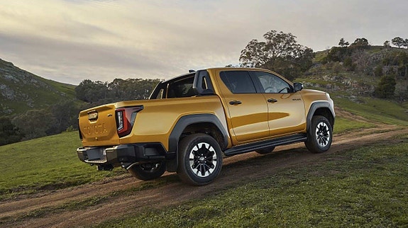 Toyota HiLux 3 of 7