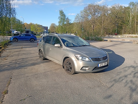 Kia Ceed 2 of 4