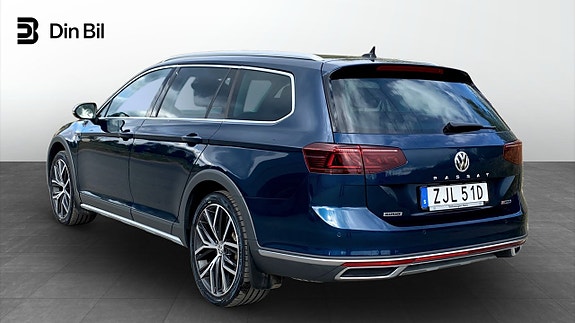 Volkswagen Passat Alltrack 3 of 5