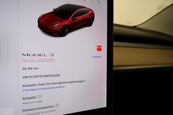 Tesla Model 3 19 of 24