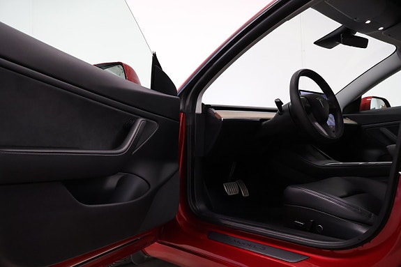 Tesla Model 3 10 of 24