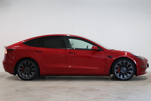Tesla Model 3 4 of 5