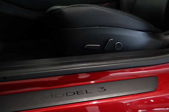 Tesla Model 3 11 of 24