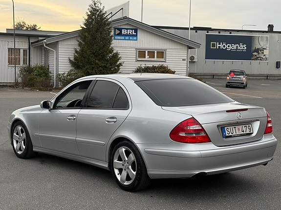 Mercedes-Benz E200 3 of 5