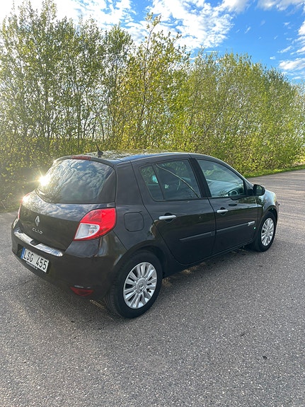 Renault Clio 2 of 5