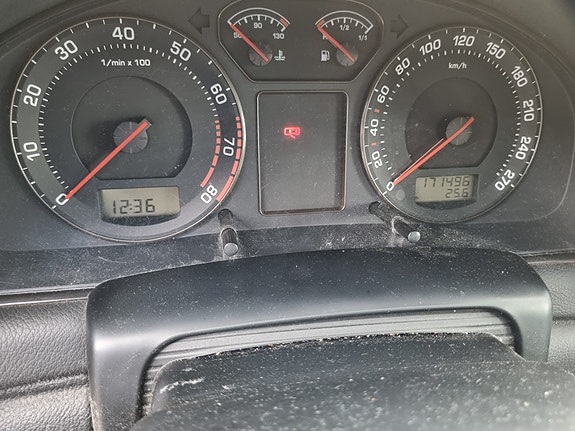 Skoda Superb 2 of 5