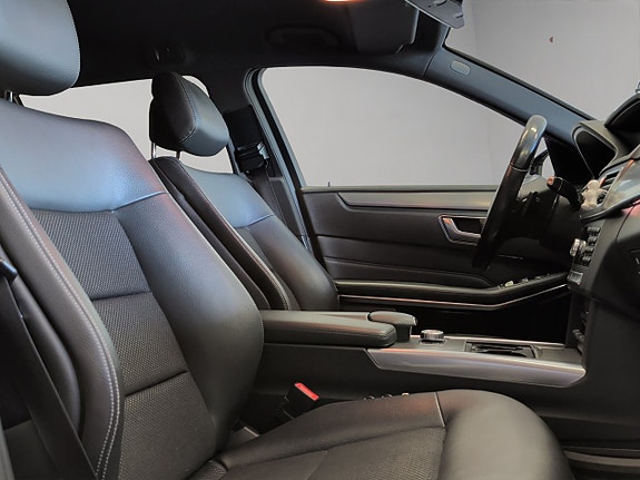 Mercedes-Benz E250 10 of 30