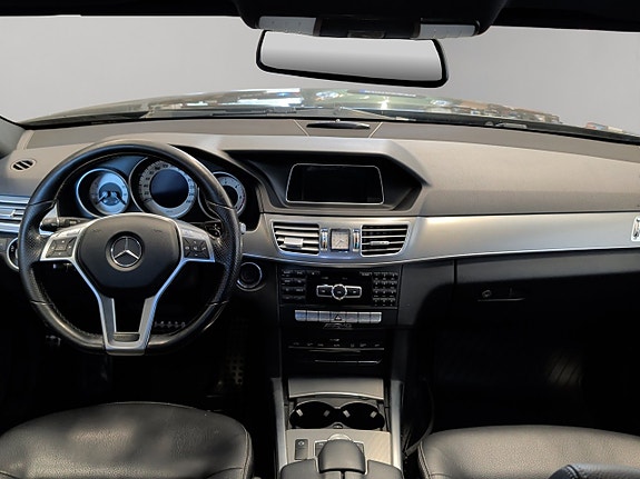 Mercedes-Benz E250 12 of 30