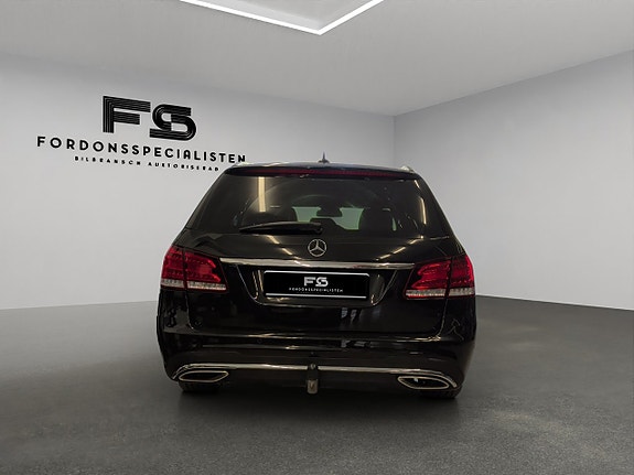 Mercedes-Benz E250 3 of 5