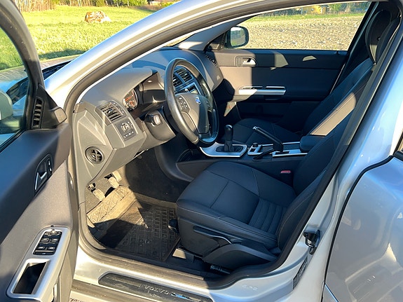 Volvo V50 9 of 13