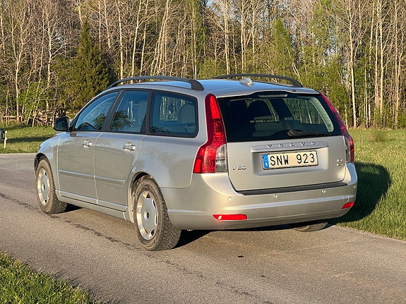 Volvo V50 4 of 13