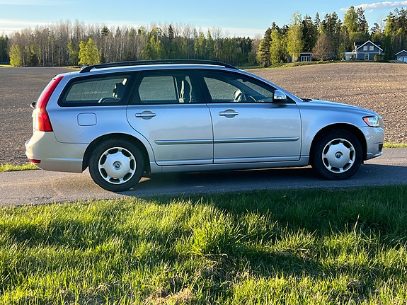 Volvo V50 7 of 13