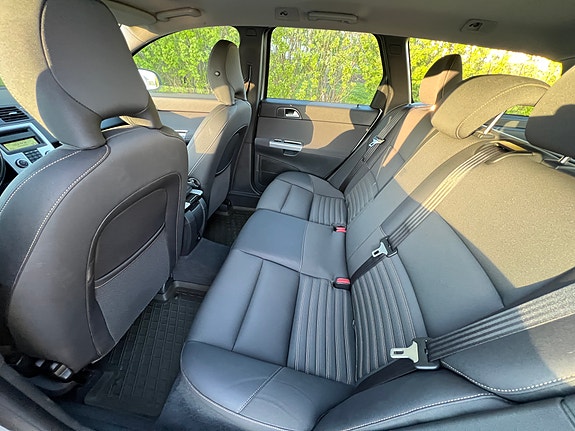Volvo V50 10 of 13