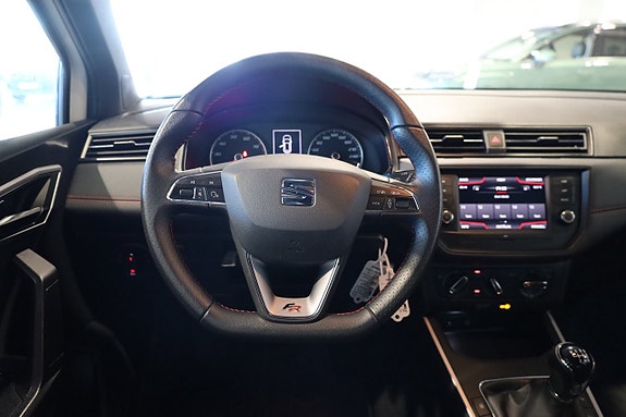 Seat Arona 15 of 27