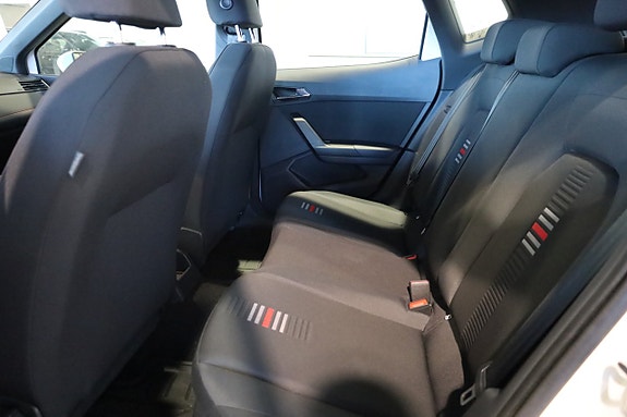 Seat Arona 13 of 27