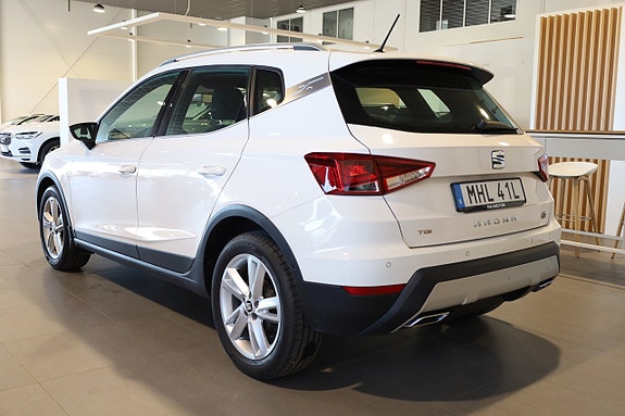 Seat Arona 3 of 27