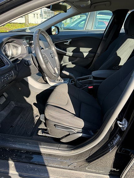 Volvo V40 Cross Country 4 of 6