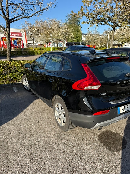 Volvo V40 Cross Country 3 of 6