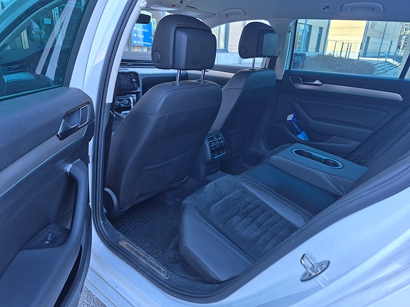 Volkswagen Passat 3 of 5