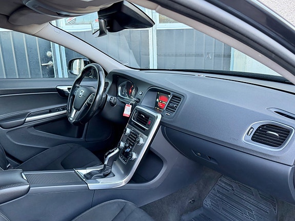 Volvo V60 Cross Country 12 of 14