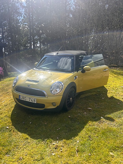 MINI John Cooper Works 2 of 5