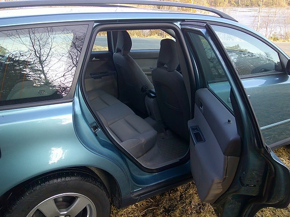 Volvo V50 8 of 9