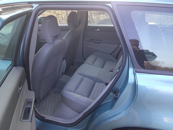 Volvo V50 6 of 9