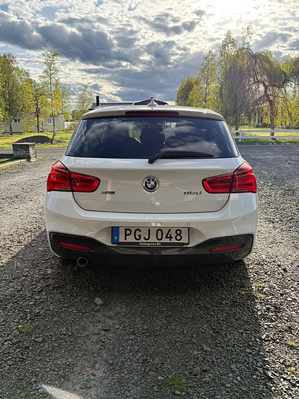 BMW 118d 2 of 4