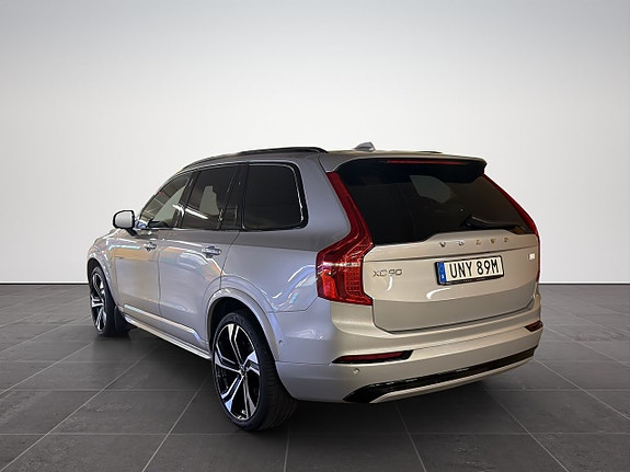 Volvo XC90 4 of 5